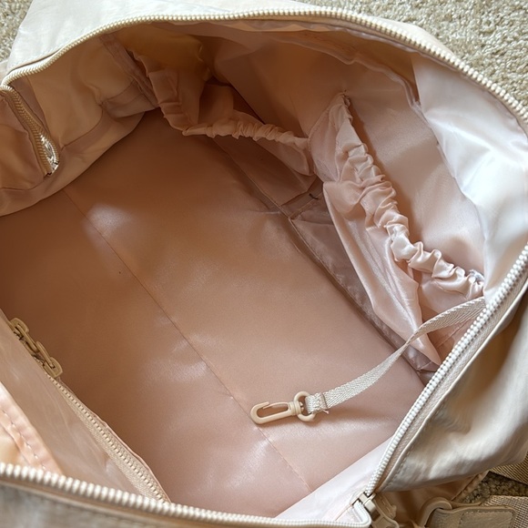 Beis The Sport Duffle in Beige. Converts to Backpack! - Picture 7 of 8